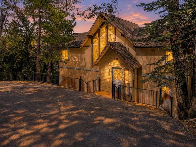 214 S Fairway Drive, Lake Arrowhead, CA 92352