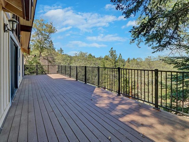 214 S Fairway Drive, Lake Arrowhead, CA 92352
