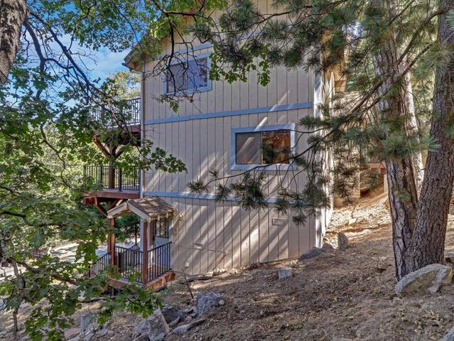 214 S Fairway Drive, Lake Arrowhead, CA 92352