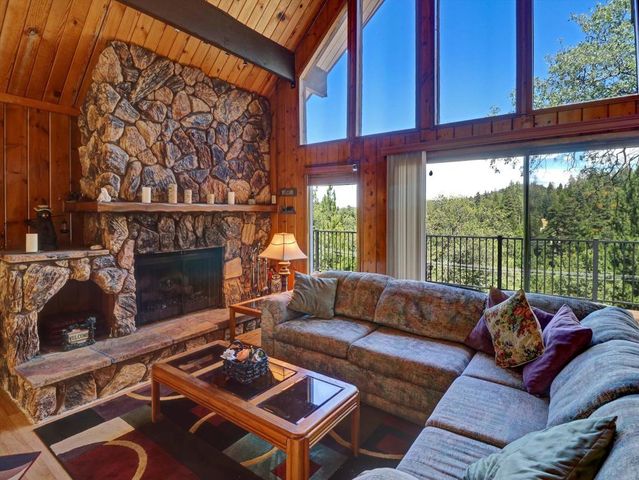 214 S Fairway Drive, Lake Arrowhead, CA 92352