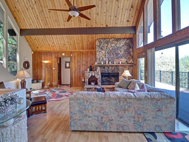 214 S Fairway Drive, Lake Arrowhead, CA 92352