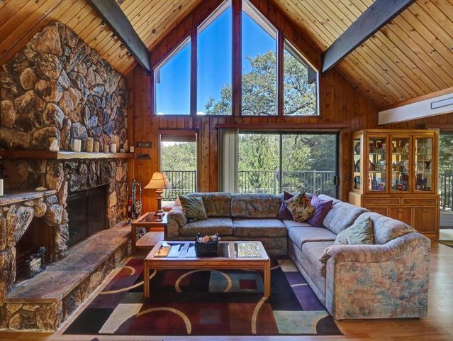 214 S Fairway Drive, Lake Arrowhead, CA 92352