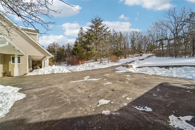 49 Helms Hill Road, Washingtonville, NY 10992