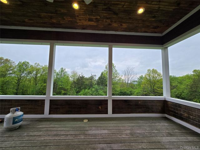 49 Helms Hill Road, Washingtonville, NY 10992