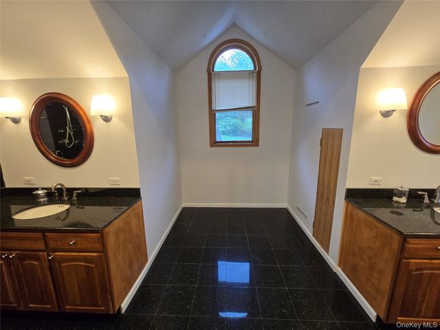 49 Helms Hill Road, Washingtonville, NY 10992