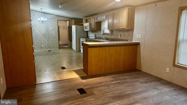 20479 KINGS, Montross, VA 22520