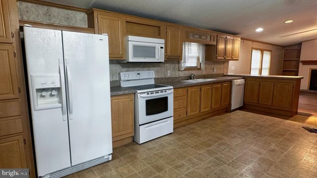 20479 KINGS, Montross, VA 22520