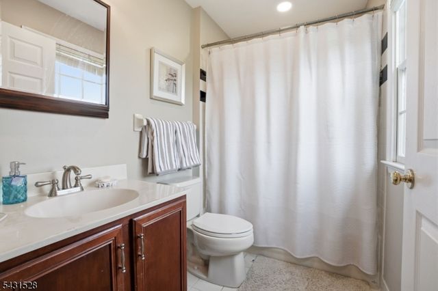 9 Christie Way, Branchburg Twp., NJ 08853