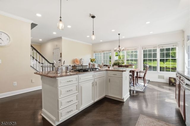 9 Christie Way, Branchburg Twp., NJ 08853