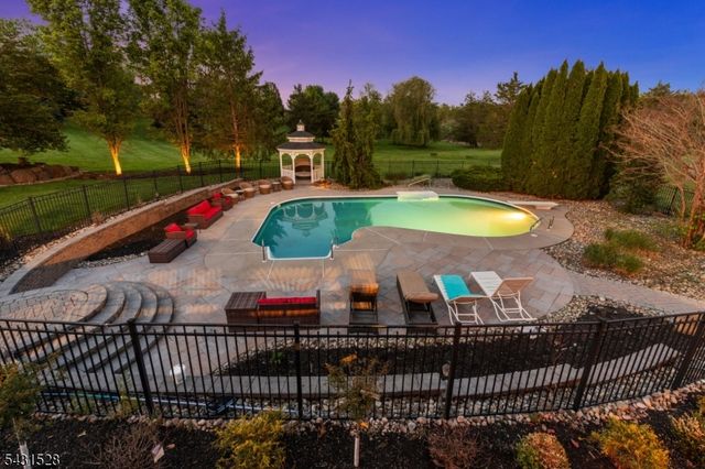 9 Christie Way, Branchburg Twp., NJ 08853