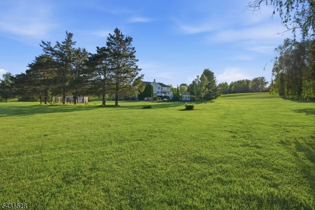9 Christie Way, Branchburg Twp., NJ 08853
