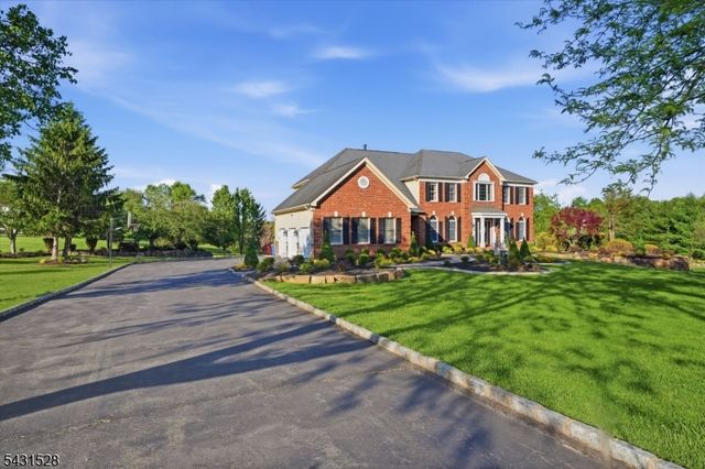9 Christie Way, Branchburg Twp., NJ 08853