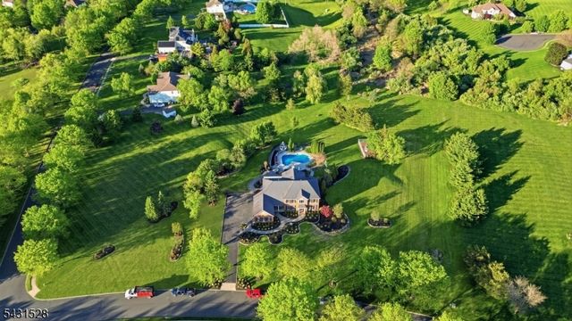9 Christie Way, Branchburg Twp., NJ 08853