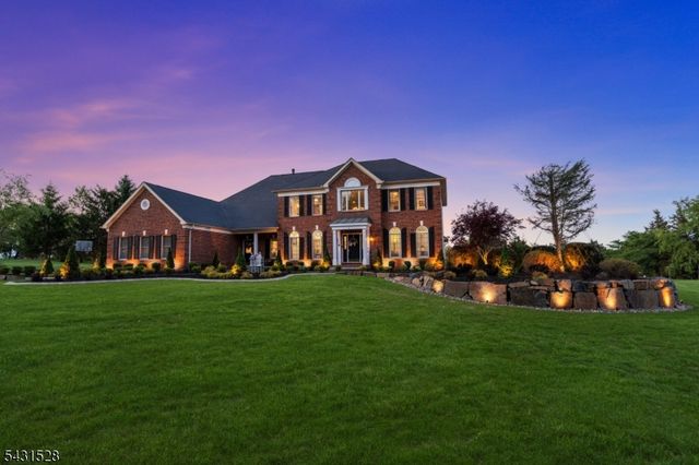 9 Christie Way, Branchburg Twp., NJ 08853