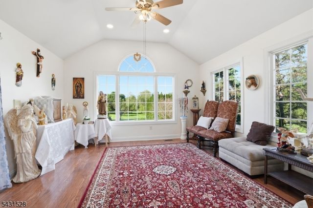 9 Christie Way, Branchburg Twp., NJ 08853
