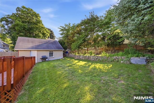 309 Erie Avenue, Midland Park, NJ 07432