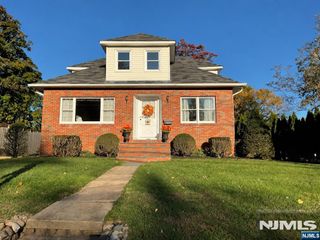 309 Erie Avenue, Midland Park, NJ 07432