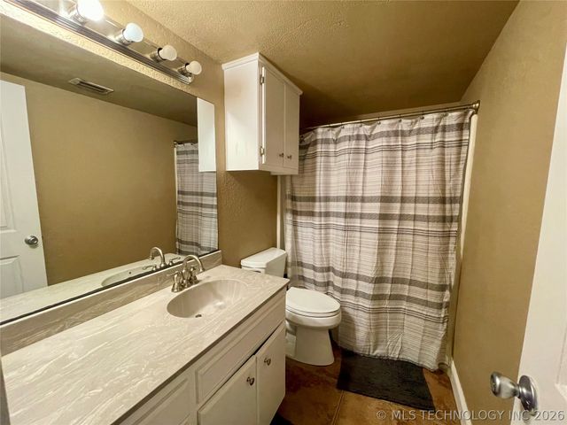 10830 Standing Oak Drive, Kingston, OK 73439