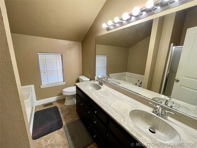 10830 Standing Oak Drive, Kingston, OK 73439