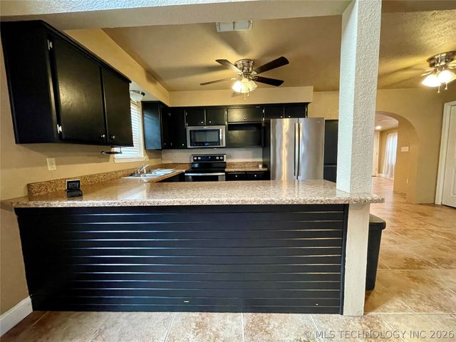 10830 Standing Oak Drive, Kingston, OK 73439