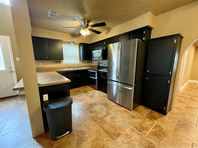 10830 Standing Oak Drive, Kingston, OK 73439