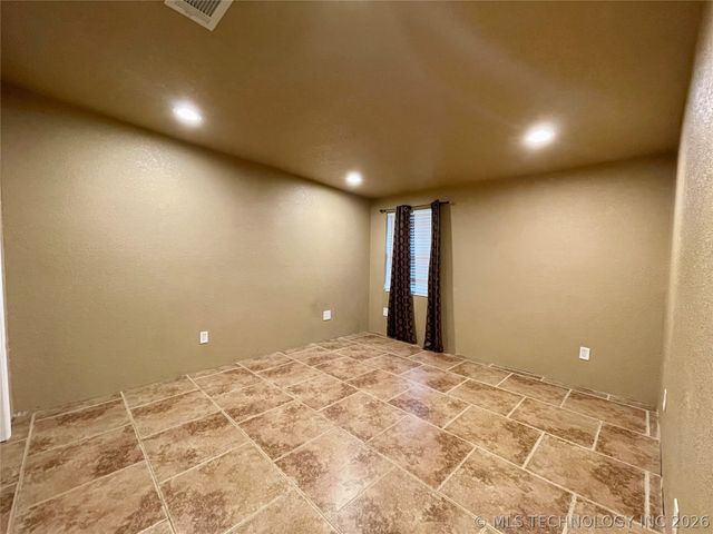 10830 Standing Oak Drive, Kingston, OK 73439