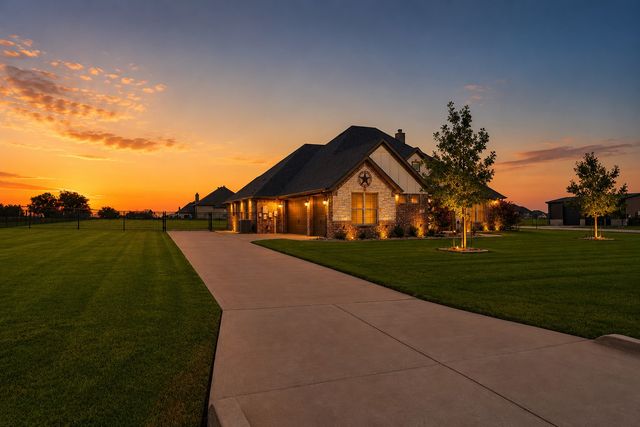 336 El Pescado Court, Godley, TX 76044