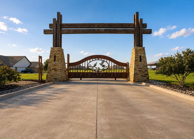336 El Pescado Court, Godley, TX 76044