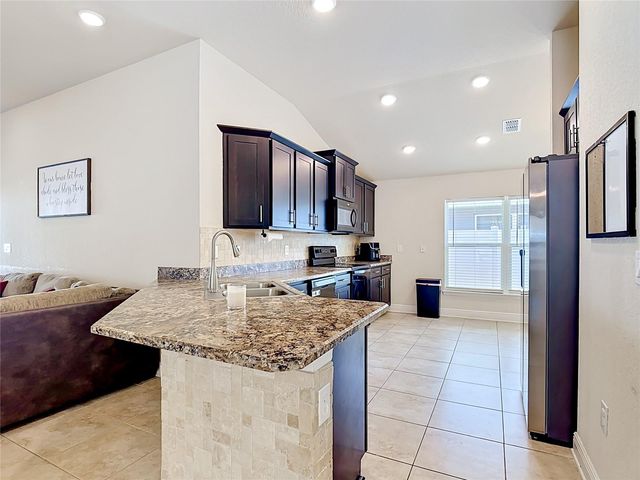 818 LANDMARK HILLS DRIVE, Haines City, FL 33844