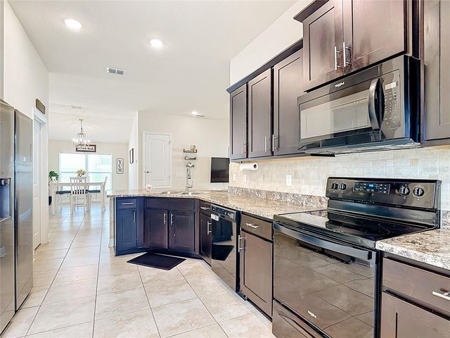 818 LANDMARK HILLS DRIVE, Haines City, FL 33844