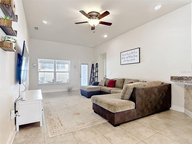 818 LANDMARK HILLS DRIVE, Haines City, FL 33844