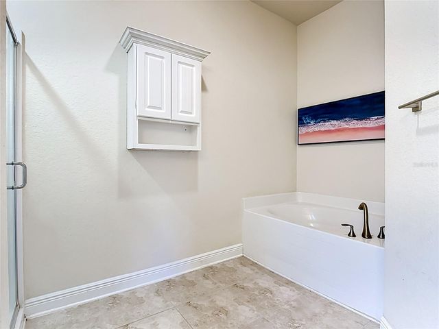 818 LANDMARK HILLS DRIVE, Haines City, FL 33844