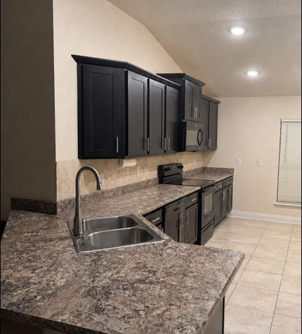 818 LANDMARK HILLS DRIVE, Haines City, FL 33844