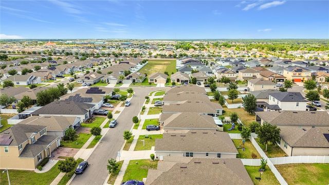 818 LANDMARK HILLS DRIVE, Haines City, FL 33844