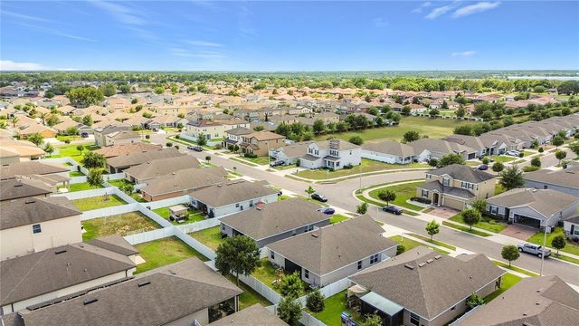 818 LANDMARK HILLS DRIVE, Haines City, FL 33844