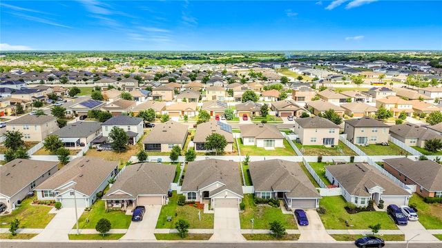 818 LANDMARK HILLS DRIVE, Haines City, FL 33844