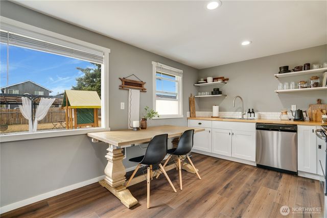 918 E 52nd Street, Tacoma, WA 98404
