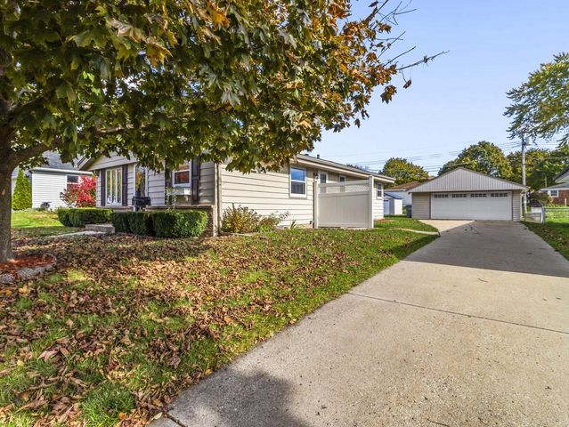 3762 S 94th STREET, Milwaukee, WI 53228