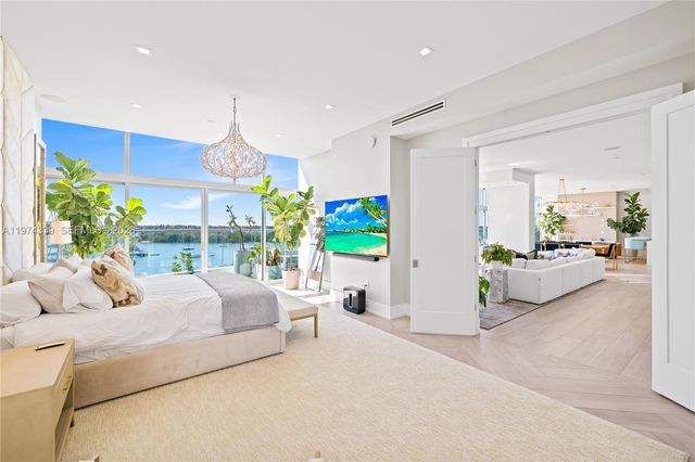 7934 W Drive 501 501, North Bay Village, FL 33141