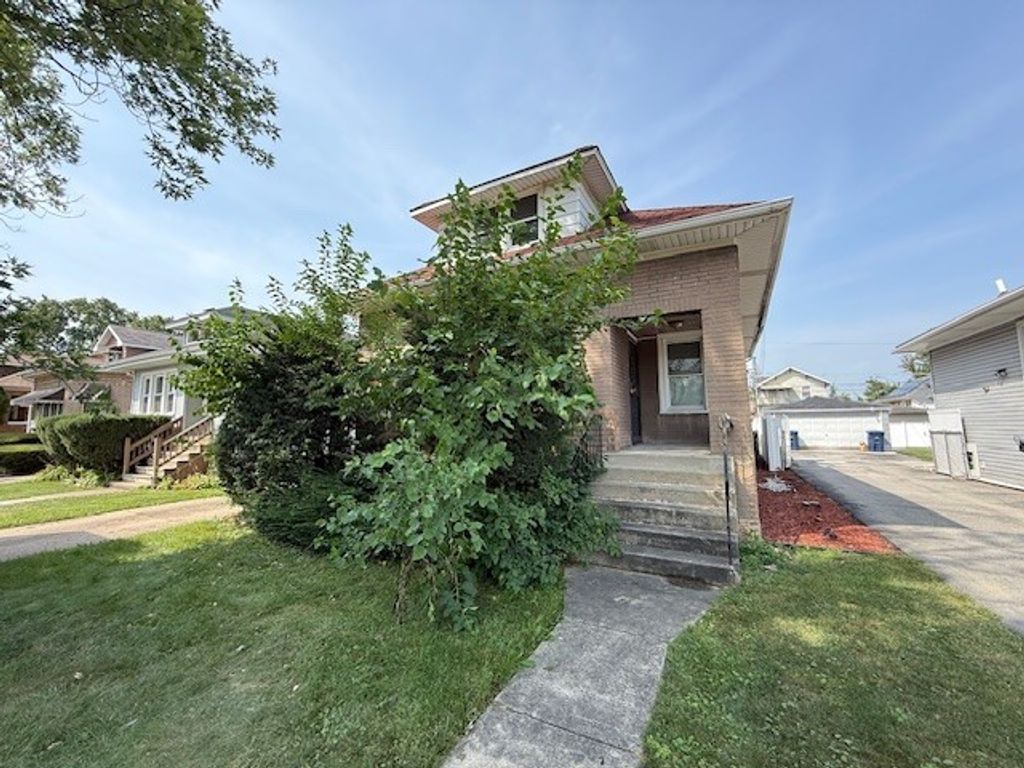 624 S 19th Avenue, Maywood, IL 60153