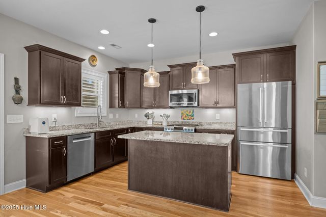200 Abaco Drive, Cedar Point, NC 28584
