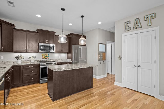 200 Abaco Drive, Cedar Point, NC 28584