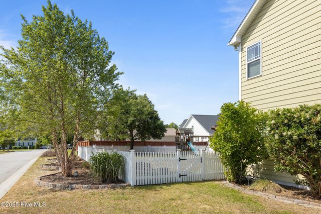 200 Abaco Drive, Cedar Point, NC 28584