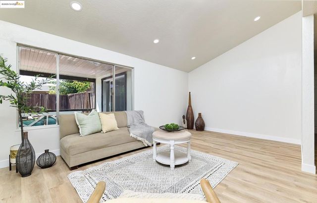 2117 Lopez Dr, Antioch, CA 94509