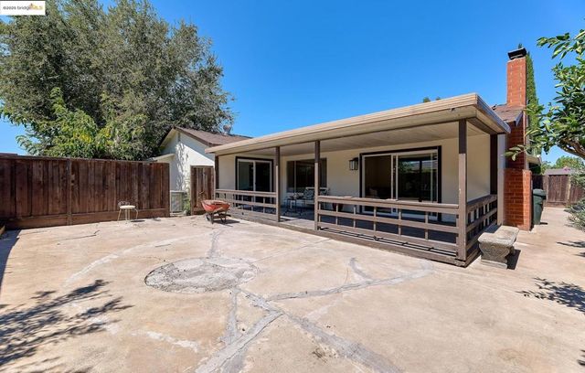 2117 Lopez Dr, Antioch, CA 94509