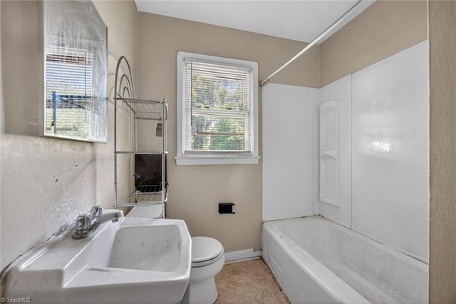 1316 Joyce Street, Greensboro, NC 27405