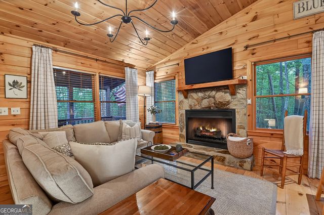 932 Granny Branch, Blue Ridge, GA 30513