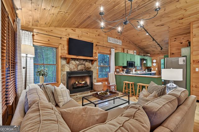 932 Granny Branch, Blue Ridge, GA 30513