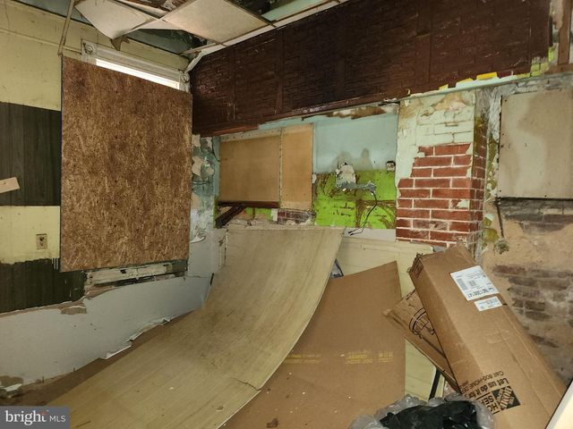 2304 AVALON AVE, Baltimore, MD 21217