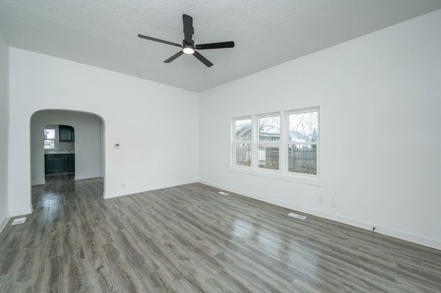 1112 Fremont Street, Des Moines, IA 50316